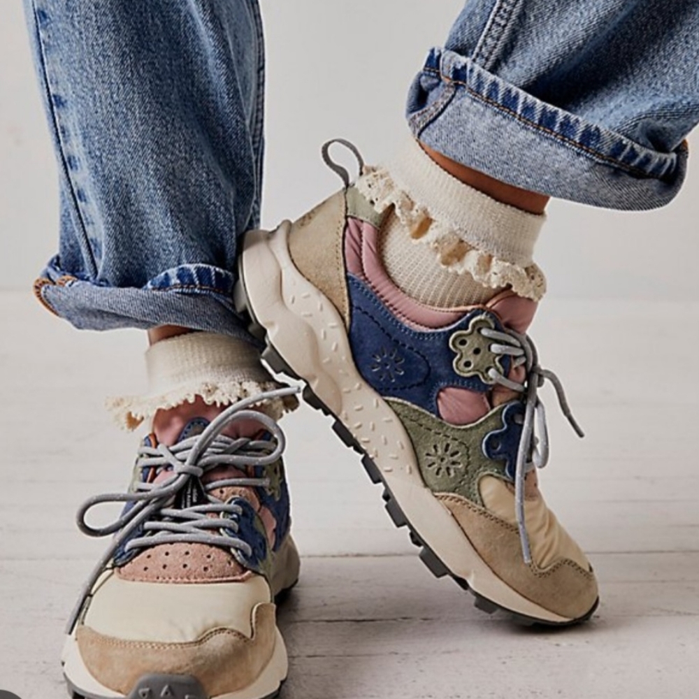 Blue and Cream Athletic Shoes with Retro Design